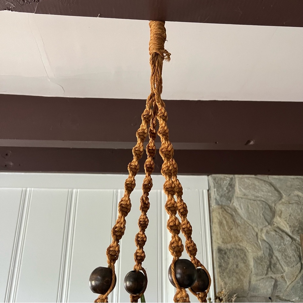 1970s Handmade Wood & Macrame Hanging Planter - Picture 4 of 10